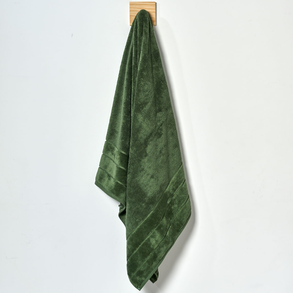 03 09 0044 Toalha Bnnho Seven Hundred Verde Medio 001